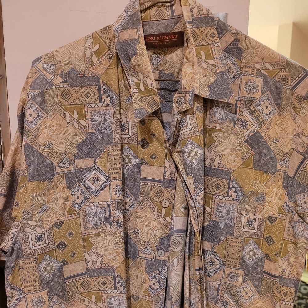 Tori Richard aloha shirt- Sz small